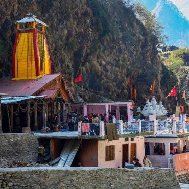 19_01_2022-yamunotrai_mandir_22396120